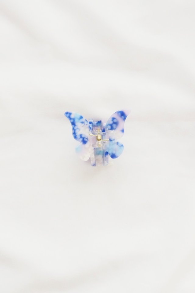 Mini Butterfly Claw Clip in Blue Glass 