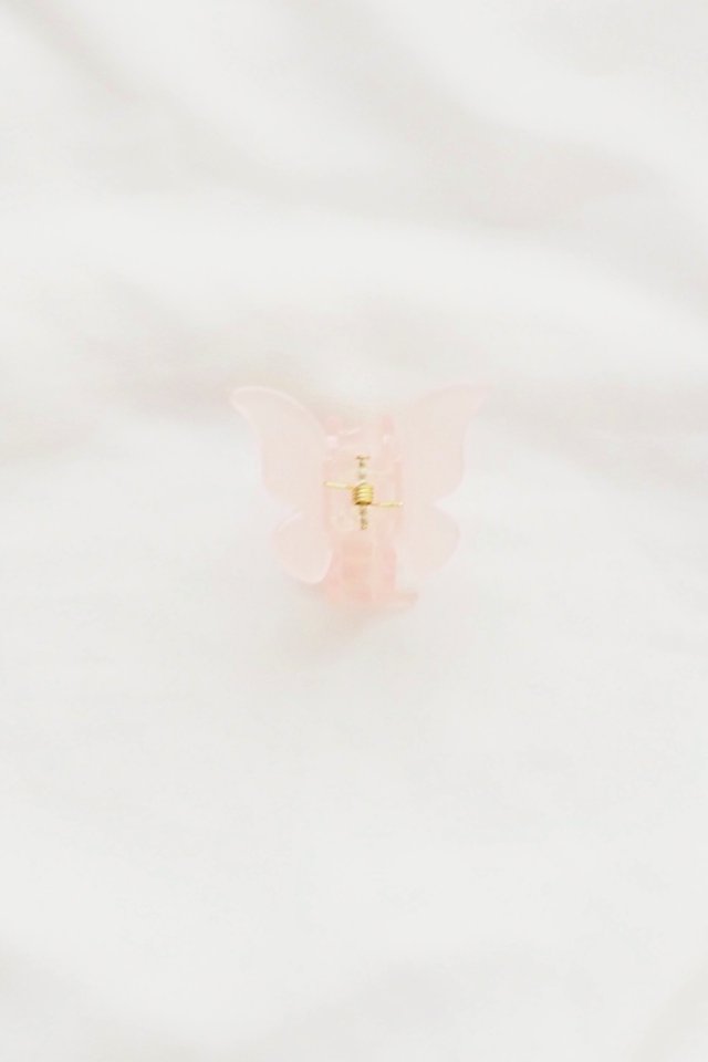Mini Butterfly Claw Clip in Pink 