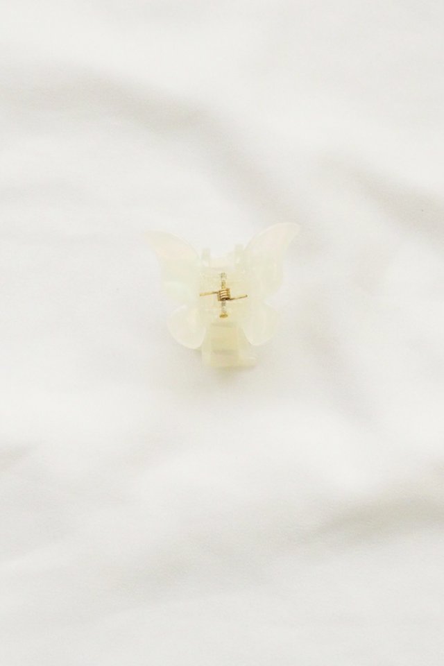 Mini Butterfly Claw Clip in Iridescent White