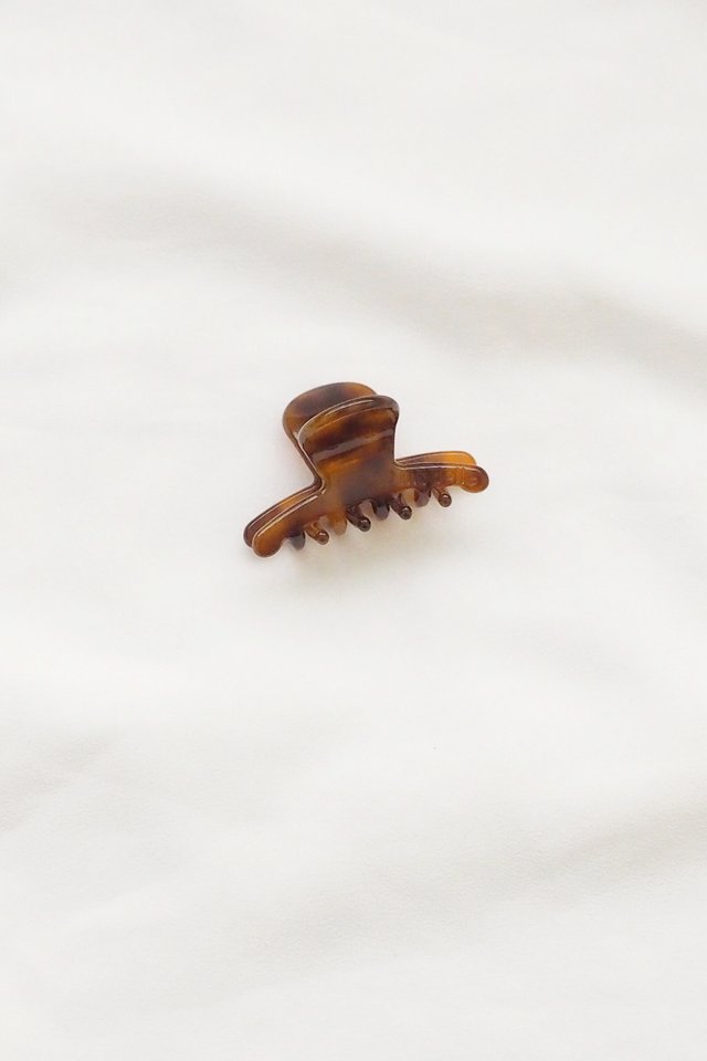 Mini Classic Claw Clip in Tortoise