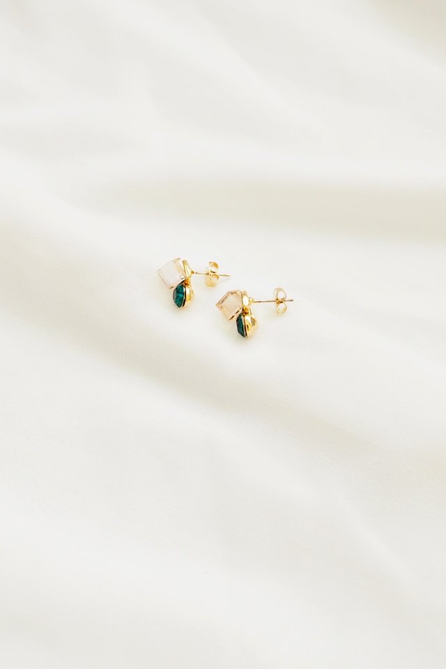 Cubic Two Tone Crystal Earstuds in Emerald