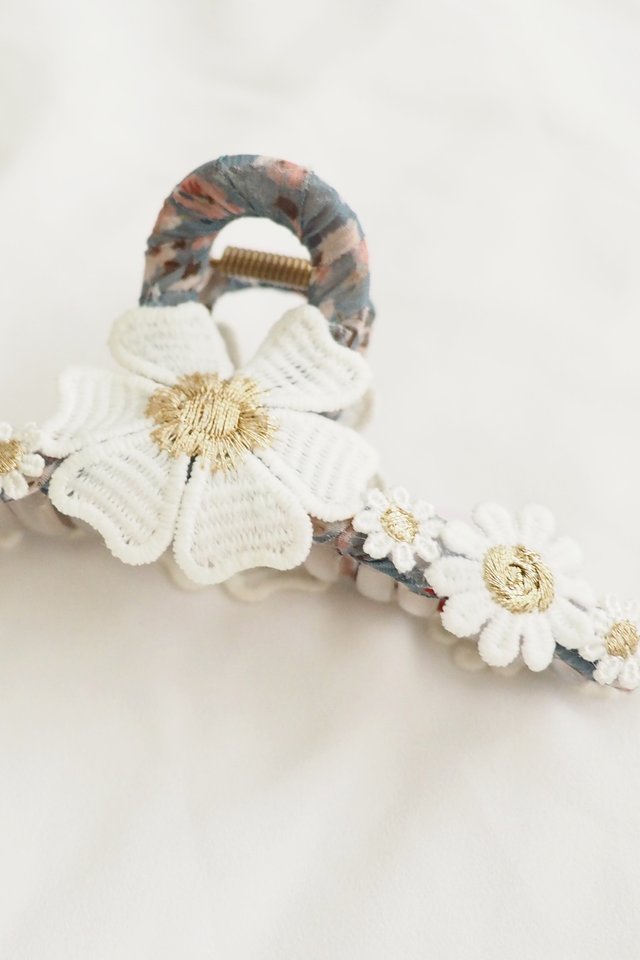 13cm | Pearlyn Flower Claw Clip 