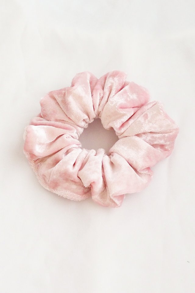 Scrunchie in Velvet Pink