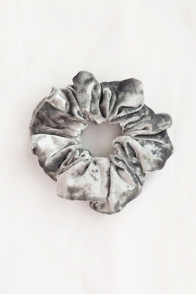 Scrunchie in Velvet Silver