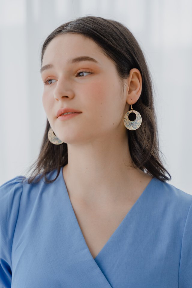 Round Oriental Earrings in Blue