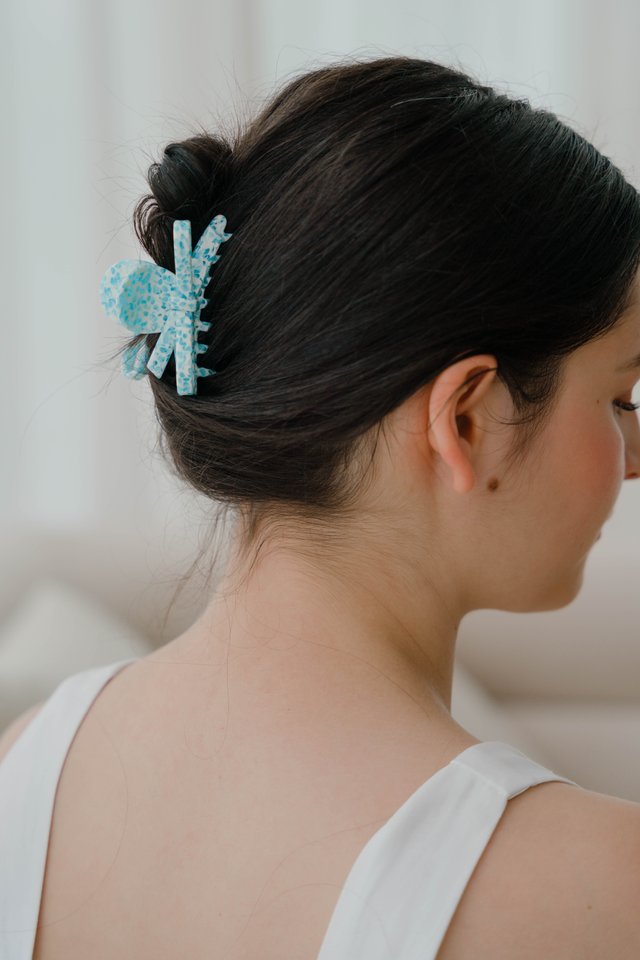 Sweet Bow Claw Clip in Blue