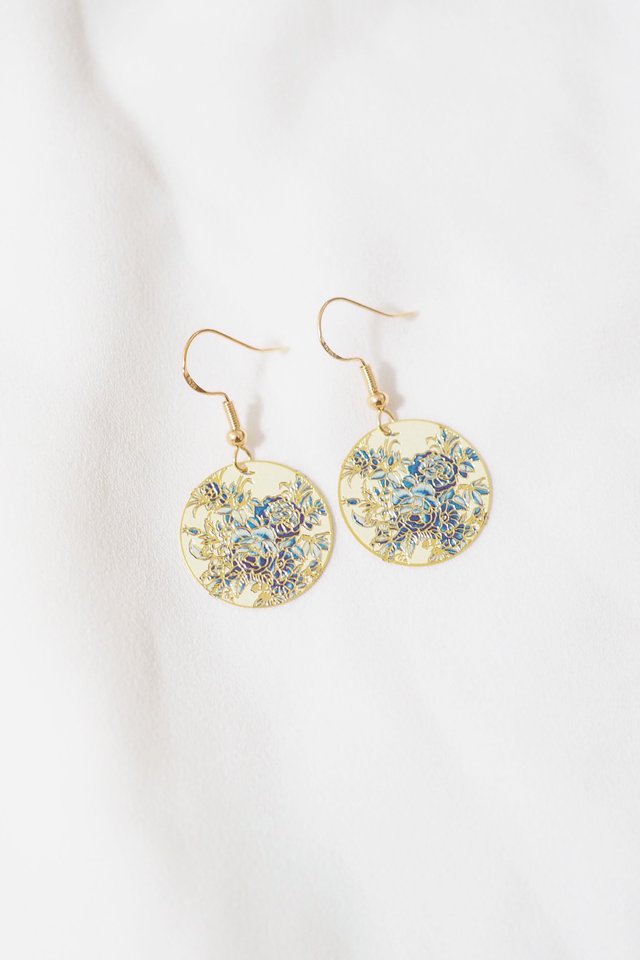 Mini Oriental Earrings in Blue 