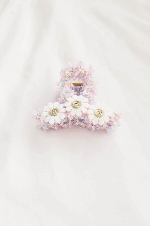 9cm | Tweed Flower Claw Clip in Lavender