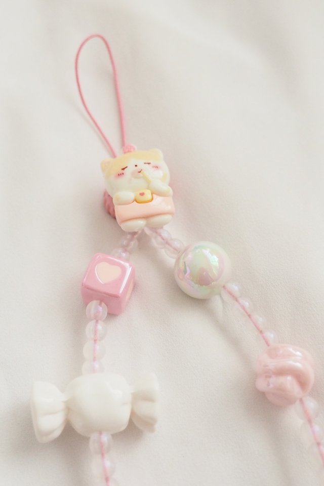 Cute Phone Strap in Brushing Kitty