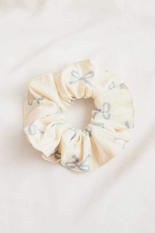 Scrunchie in Blue Bow