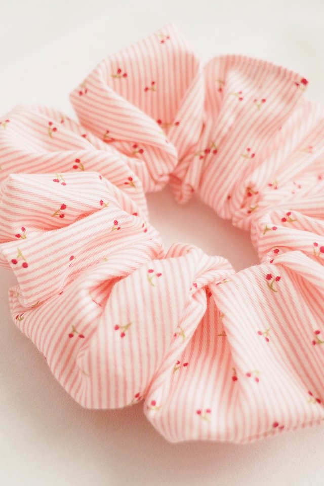 Scrunchie in Pin Stripe Cherries