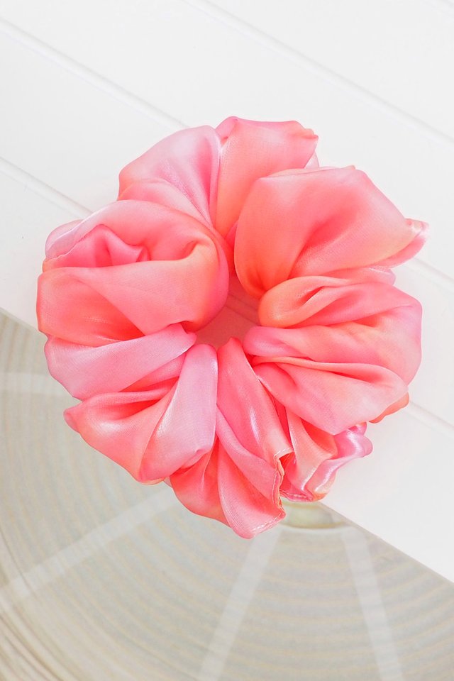 XL Scrunchie in Coral Pink Gradient