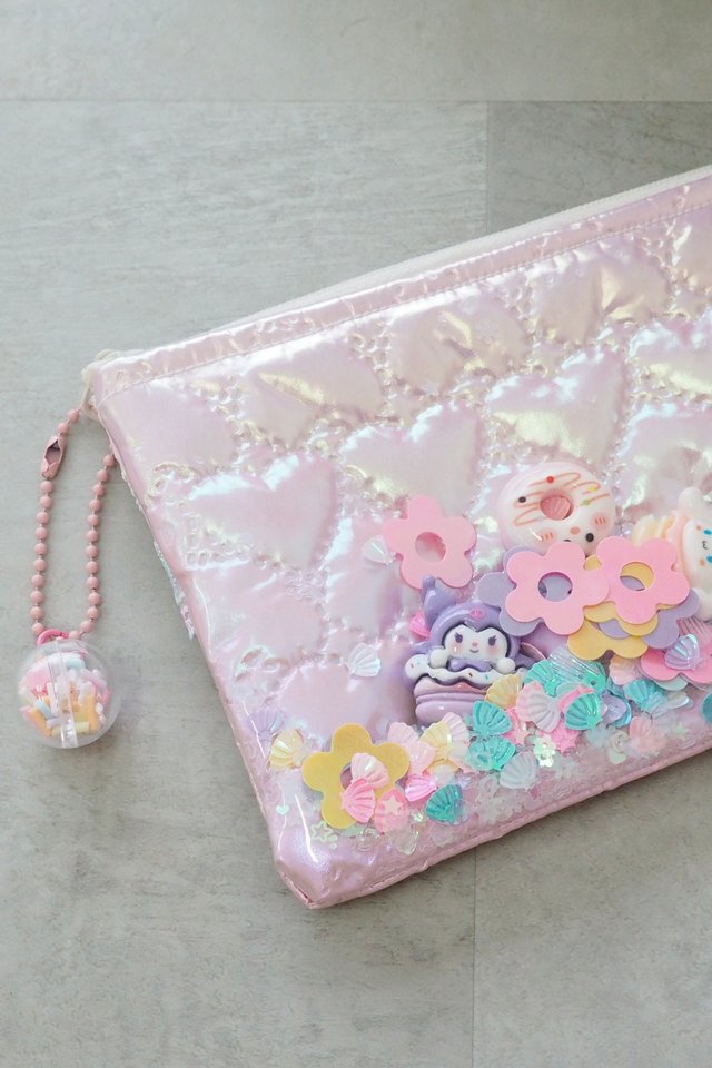 Shake Shake Pouch in Puffy Pink Hearts