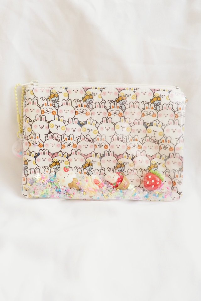 Shake Shake Pouch in Sweet Bunnies