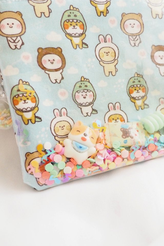 Shake Shake Pouch in Blue Animal Friends