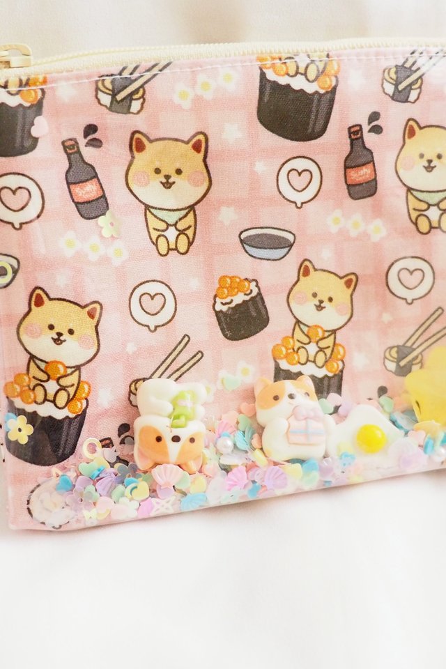 Shake Shake Pouch in Ikura Corgi