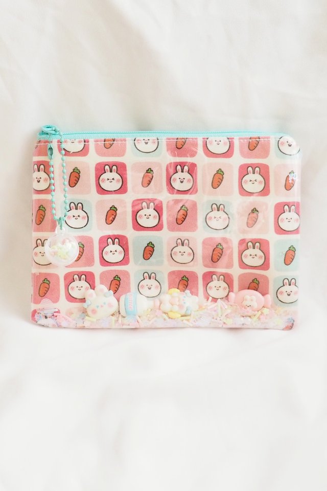 Shake Shake Pouch in Pink Bunny & Carrot