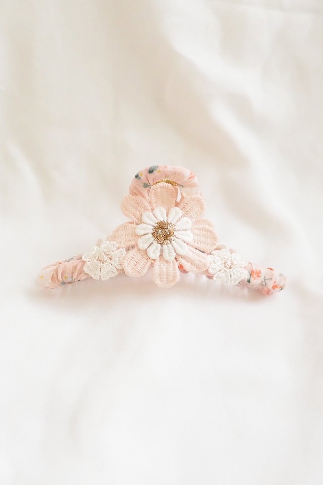 11cm | Elleria Flower Claw Clip