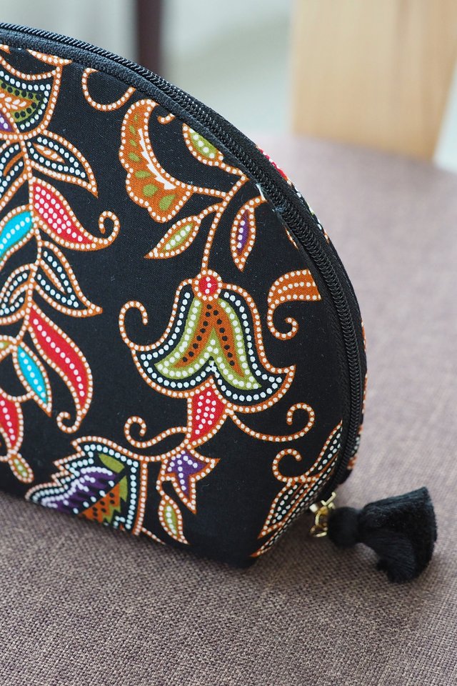 Half Moon Pouch in Black Batik