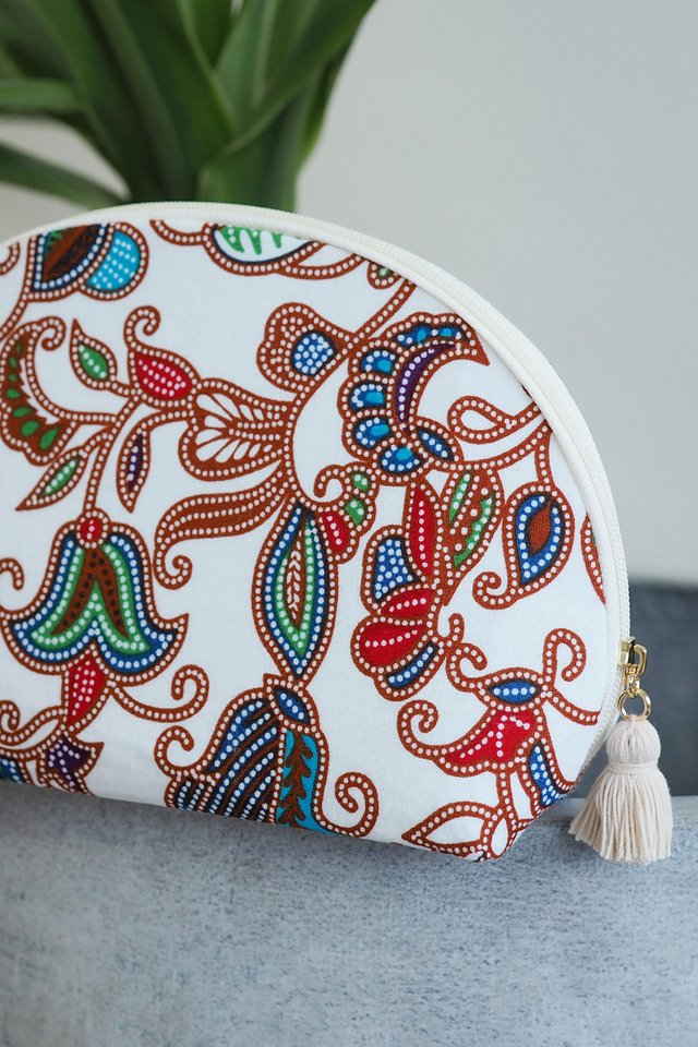 Half Moon Pouch in White Batik