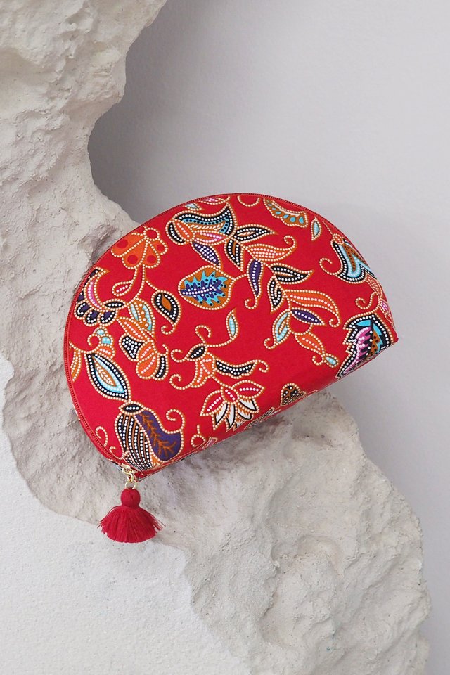 Half Moon Pouch in Red Batik