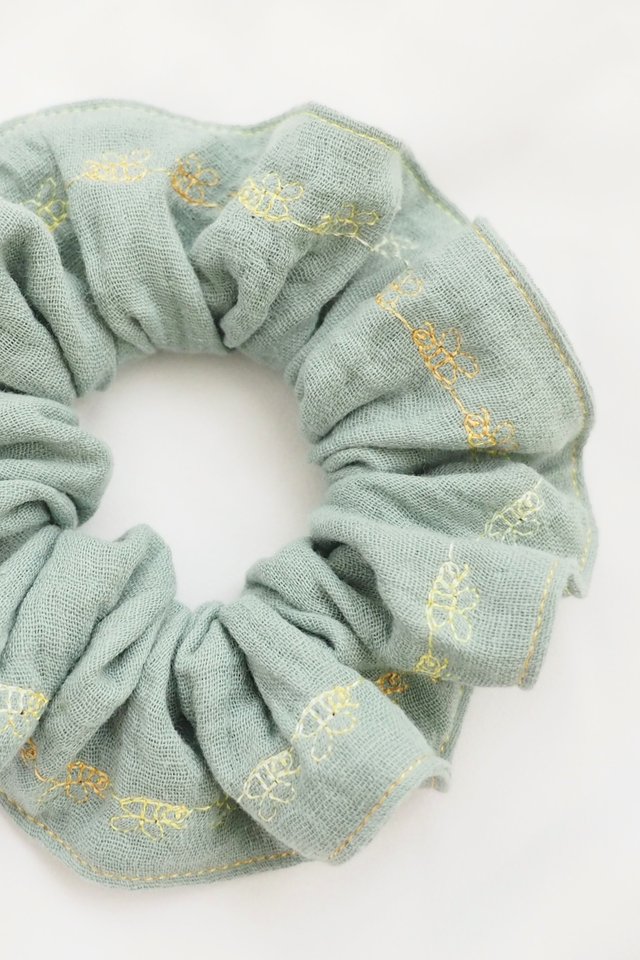 Scrunchie in Sage Embroidery