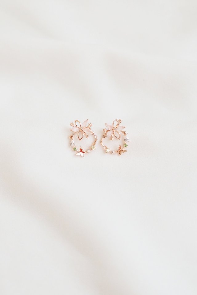 Fleur Earstuds in Rose Gold