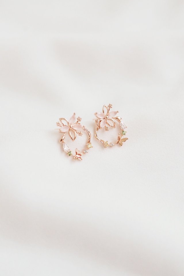 Fleur Earstuds in Rose Gold