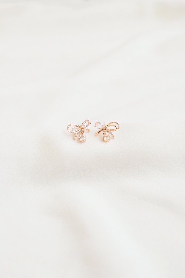 Little Bow Earstuds in Rose Gold