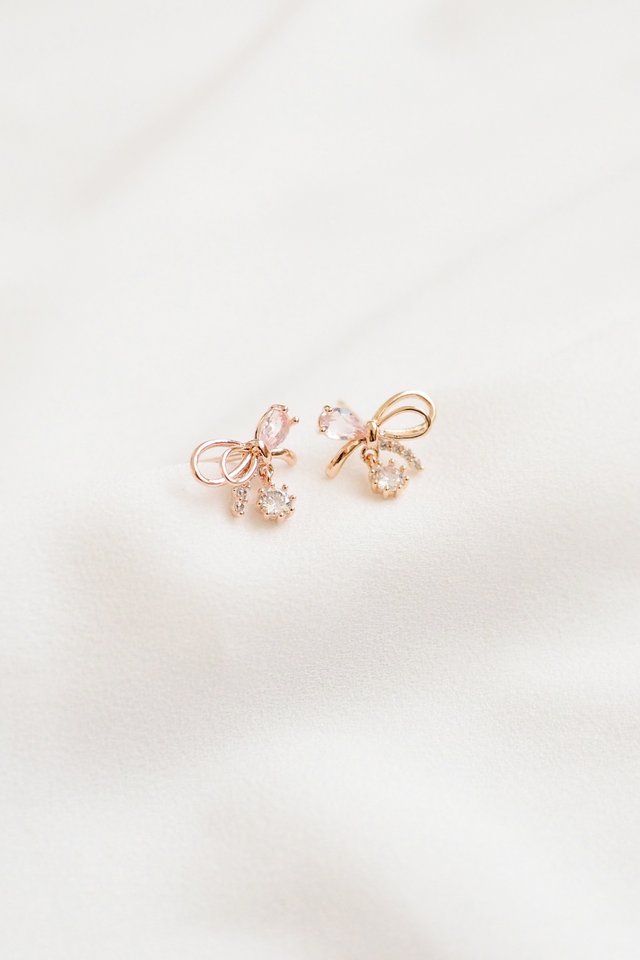 Little Bow Earstuds in Rose Gold