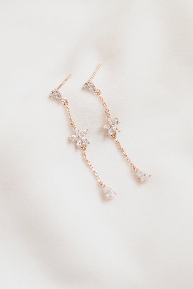 Carissa Flower Earstuds in Rose Gold