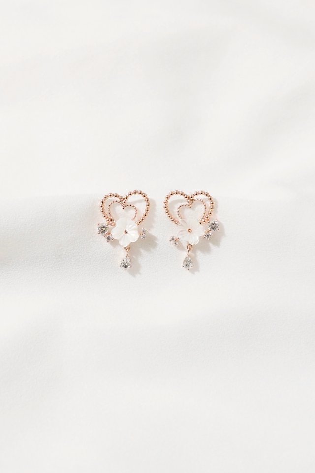 Heart Flower Earstuds in Rose Gold