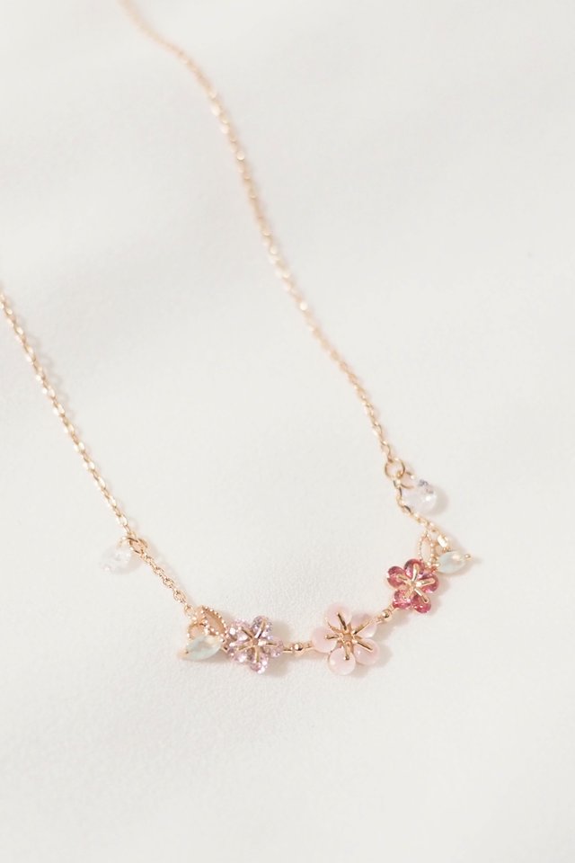 Floret Necklace in Rose Gold