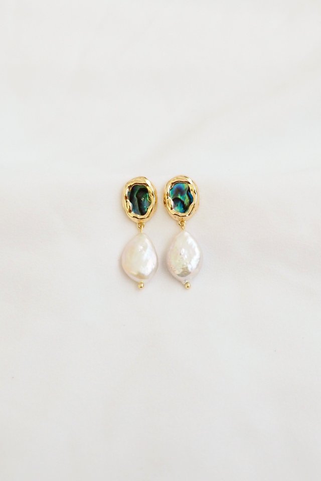 Abalone Pearl Earstuds