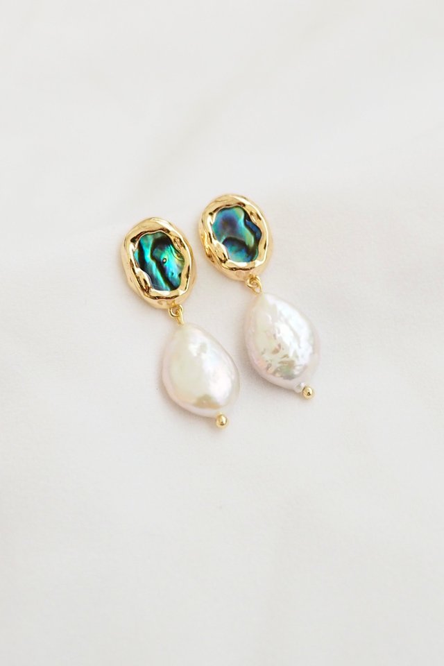 Abalone Pearl Earstuds