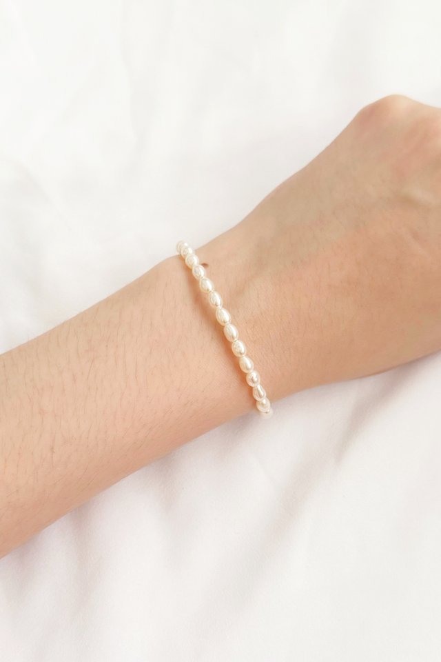 Amaris Pearl Bracelet