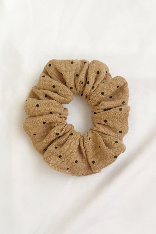Scrunchie in Mocha Dots