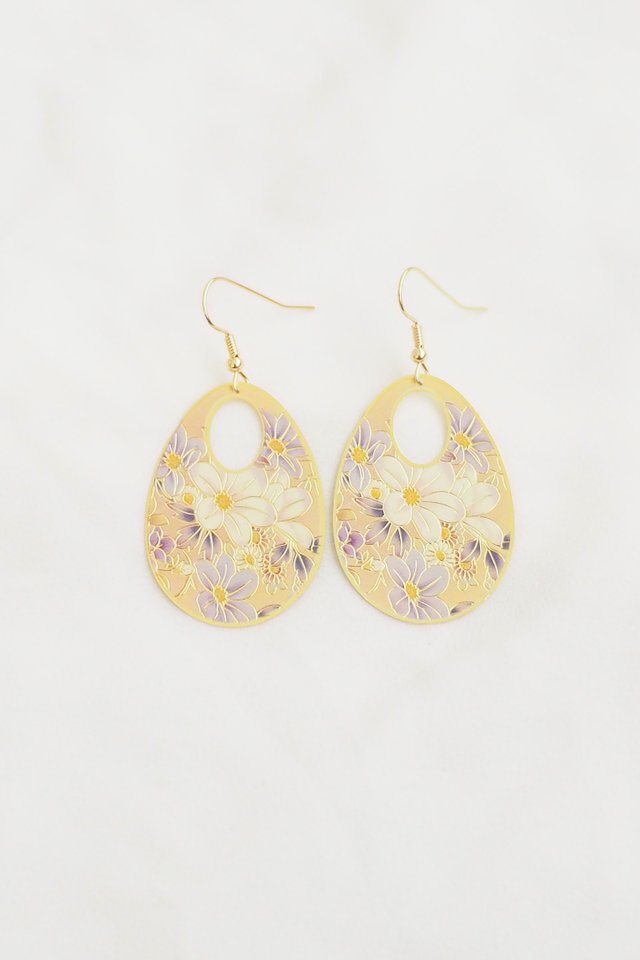 Teardrop Oriental Earrings in Yellow Narcissus