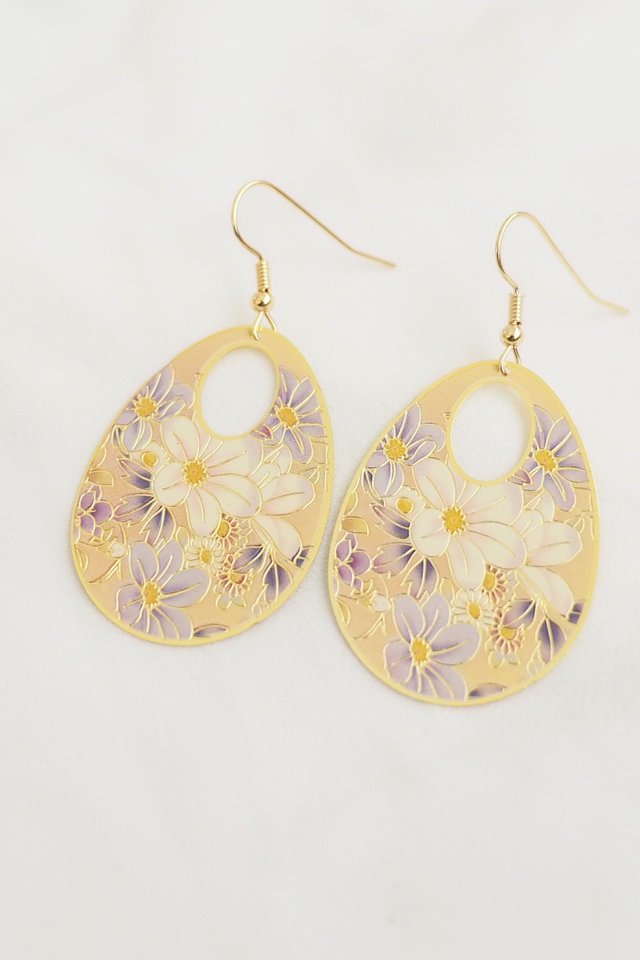 Teardrop Oriental Earrings in Yellow Narcissus