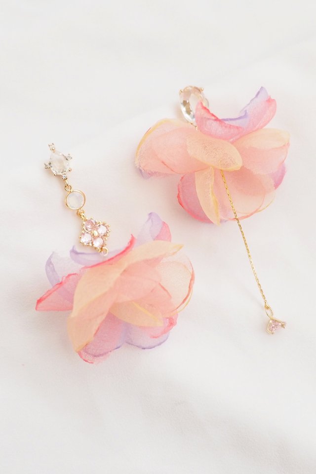 Mismatched Petal Earstuds in Pink-Purple-Yellow