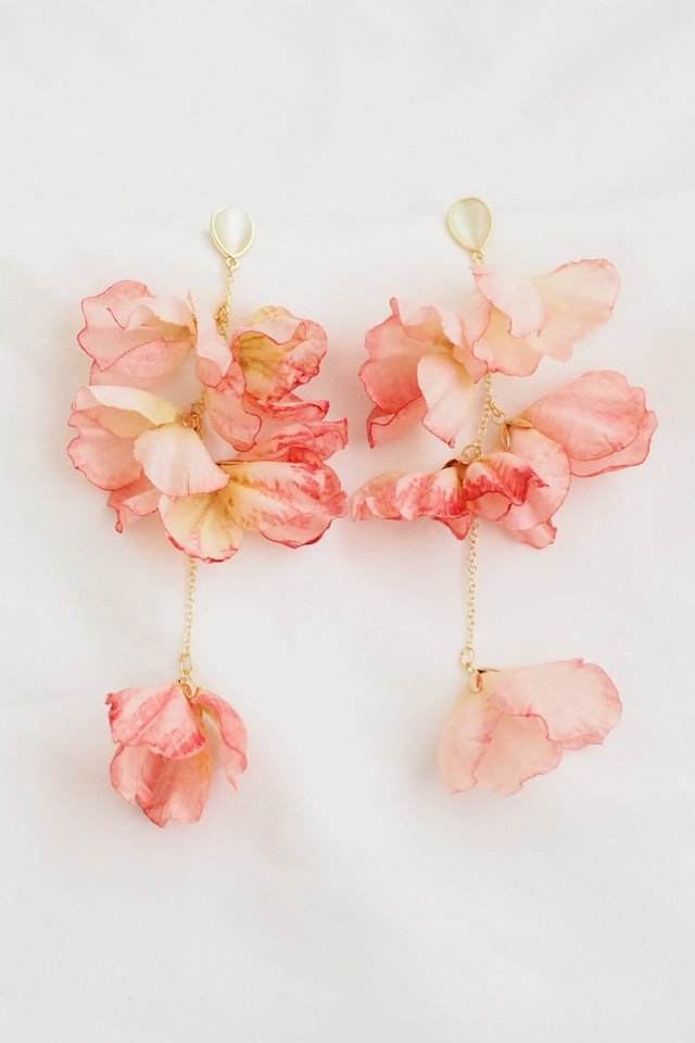 Dangling Petals Earstuds in Coral