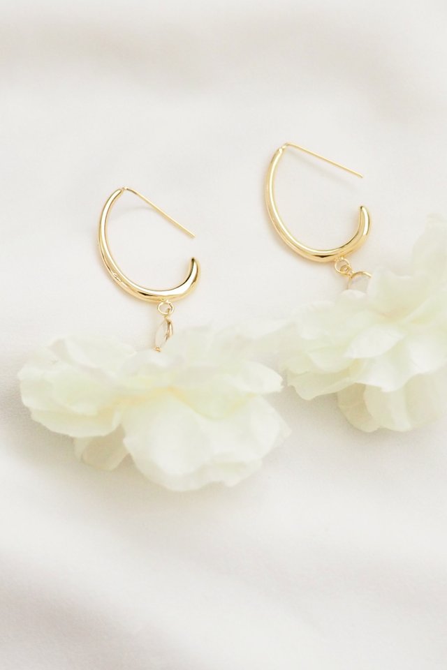 Cally Petal Hooks in White