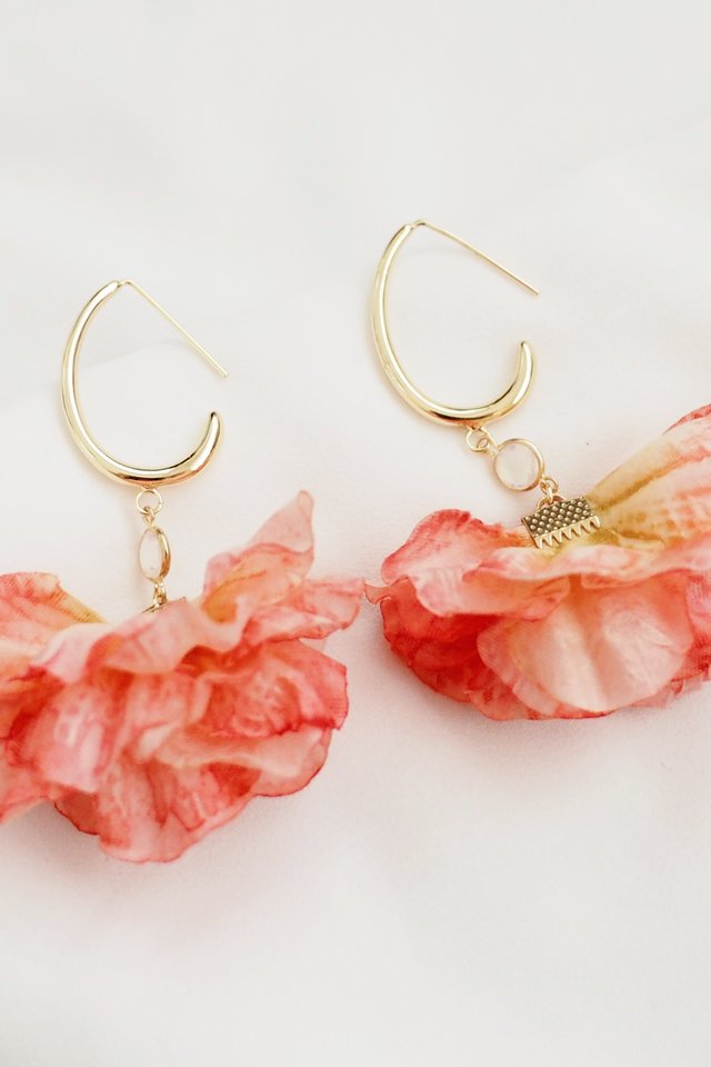 Cally Petal Hooks in Coral