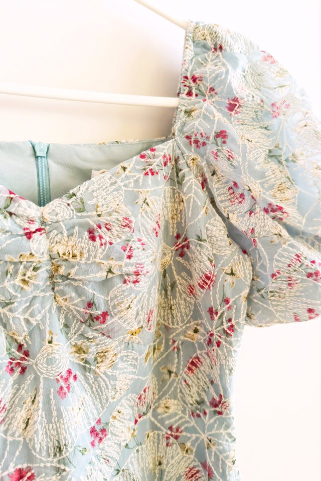 Hera Embroidery Midi Dress in Sky