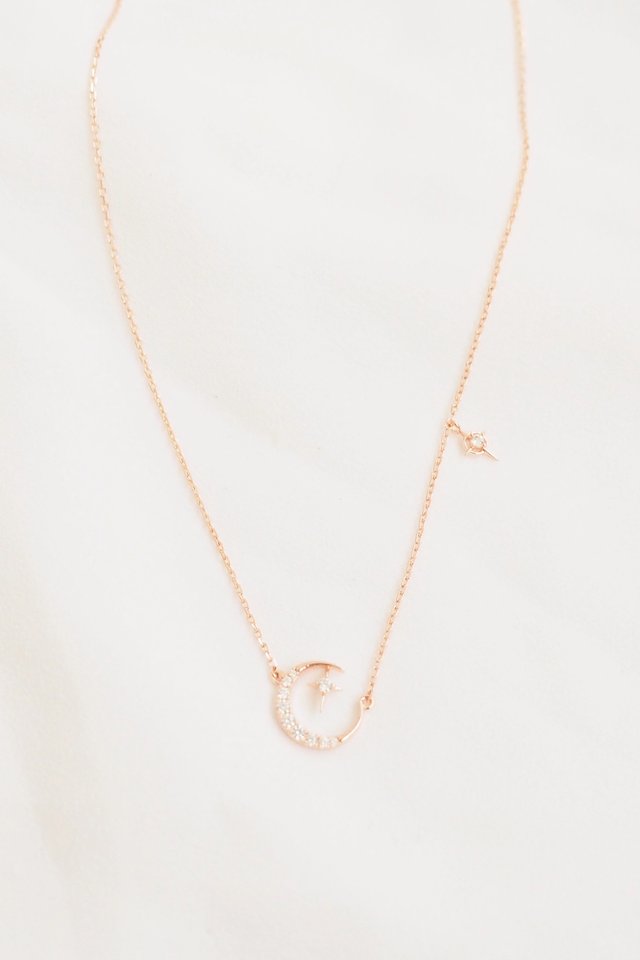 Crescent Necklace in Rose Gold