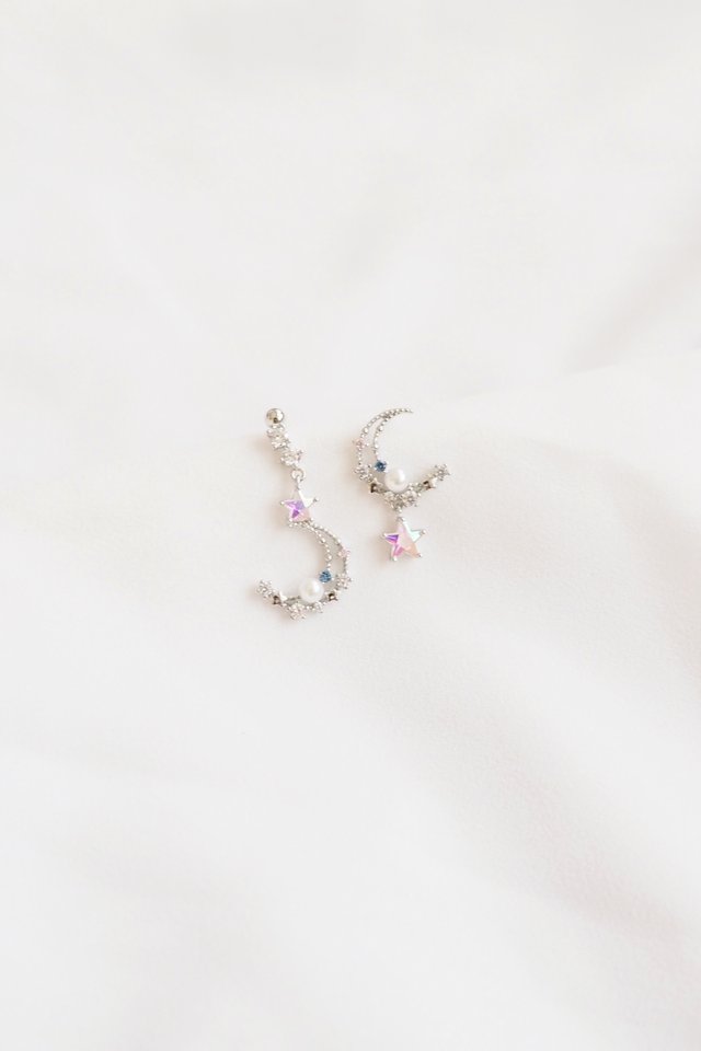 Mismatched Sparkly Crescent Earstuds in Rhodium