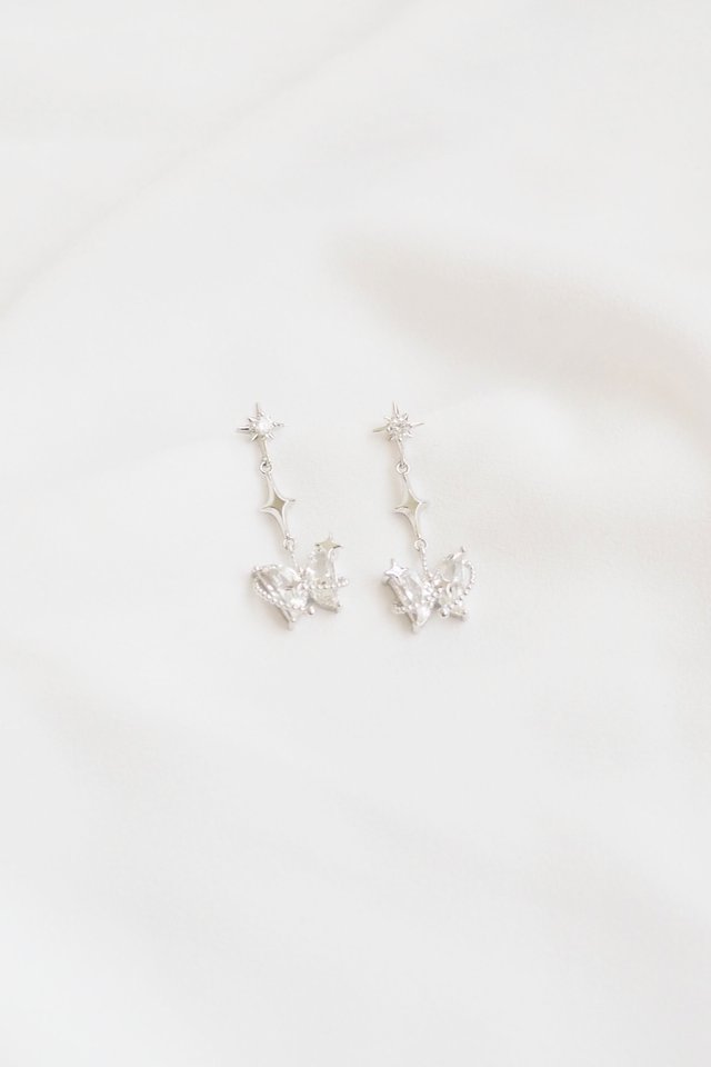 Sparkly Butterfly Earstuds in Rhodium