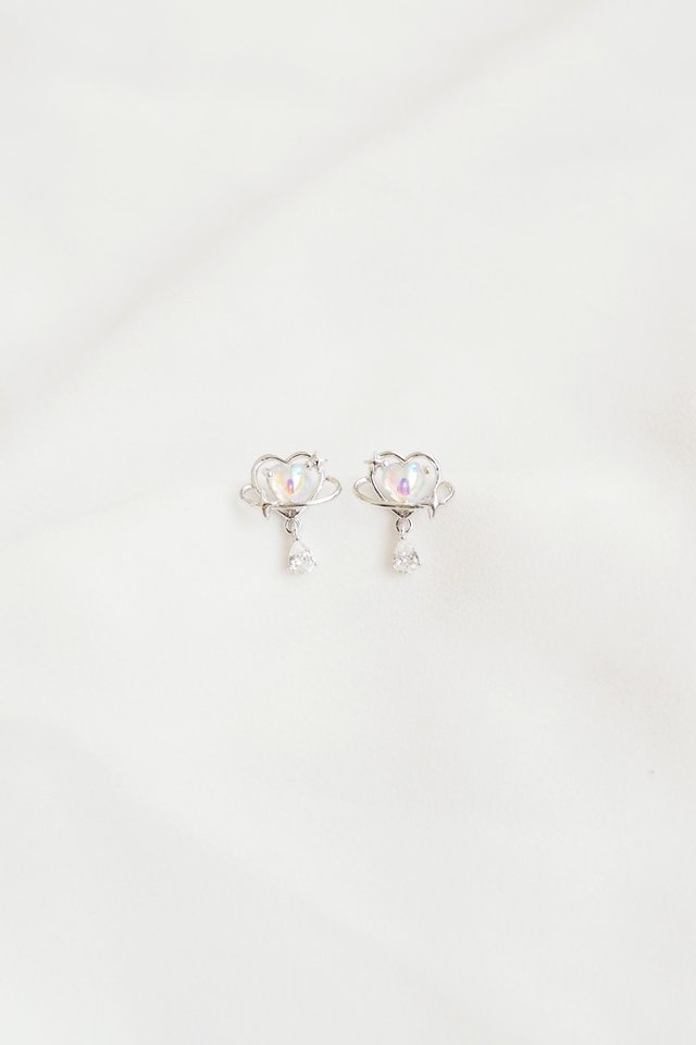 Heart Planet Earstuds in Rhodium