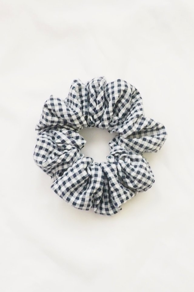 Scrunchie in Navy Checkered