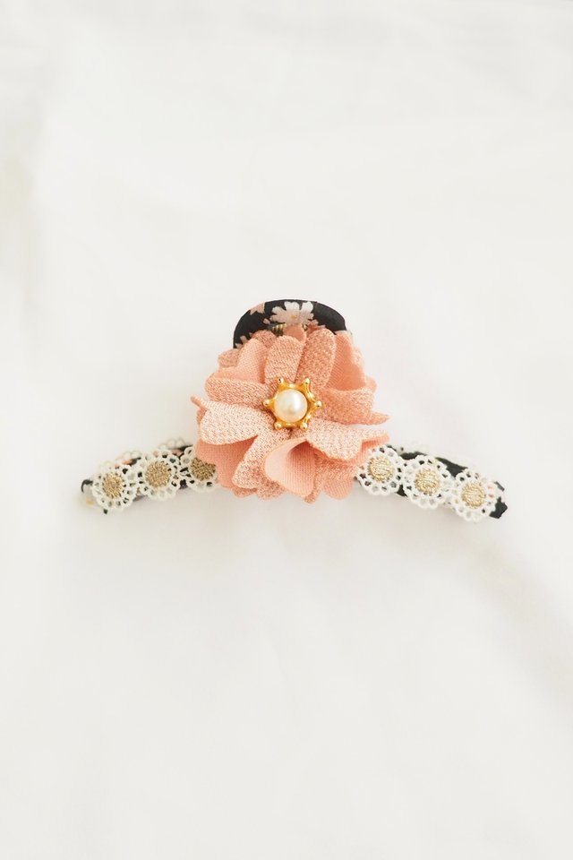 11cm | Lynda Flower Claw Clip